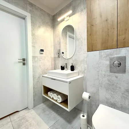 Easy Rent- Wieniawska 80 24h Check-in